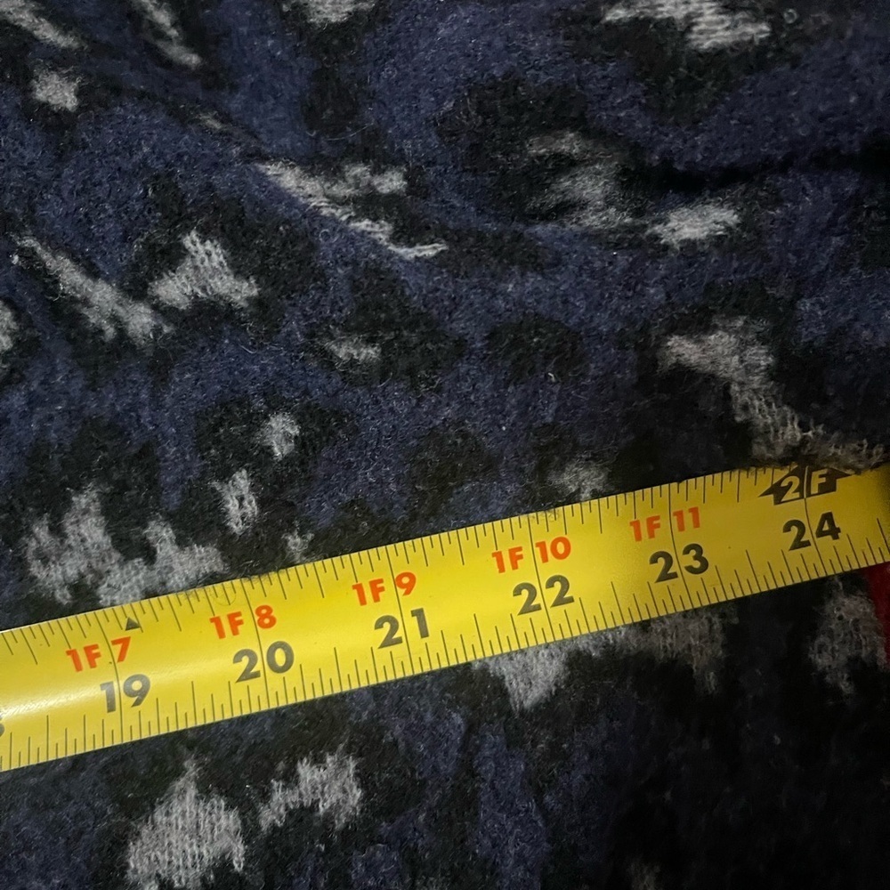 Athleta Navy and Gray Patterned Sweater 1Xl extra fine merino wool - Picture 6 of 8